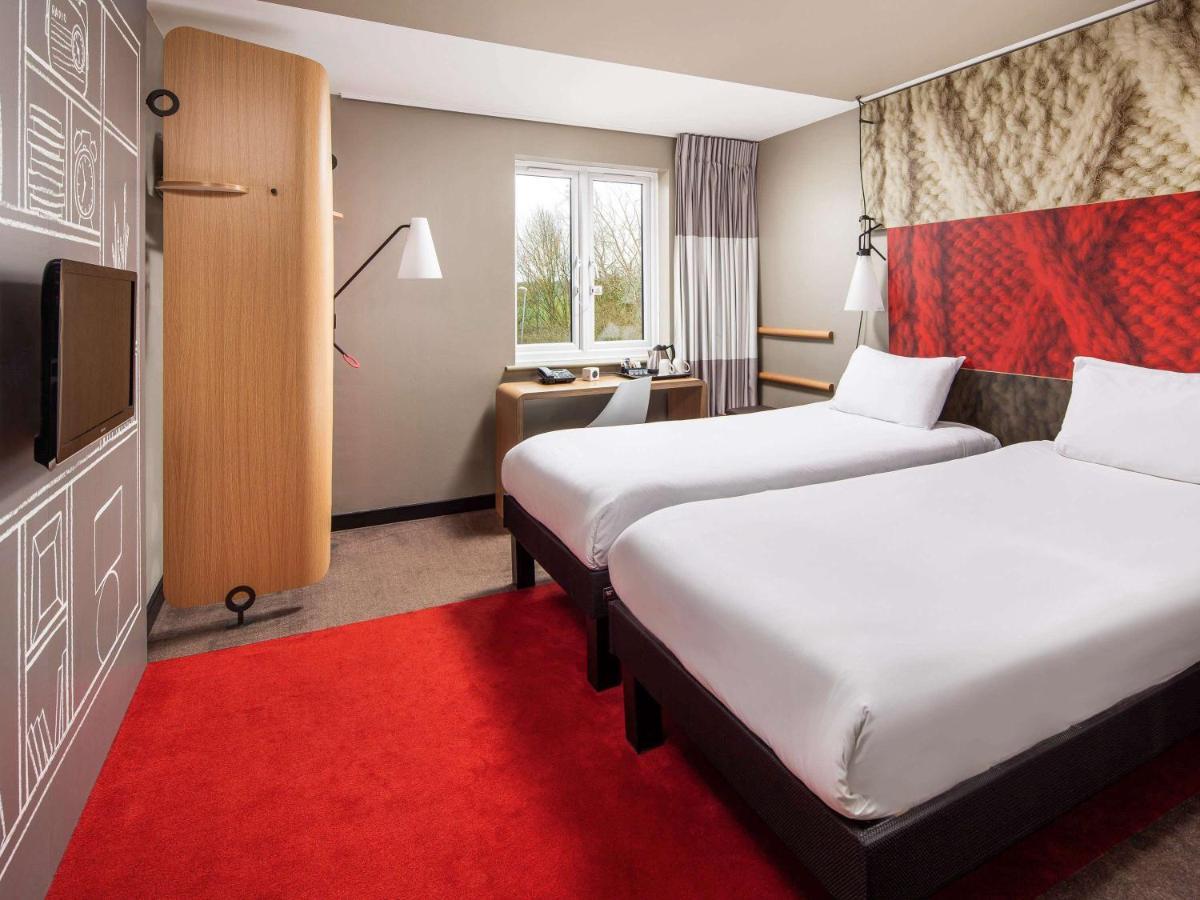 Ibis Rugby East Hotel Крик Екстериор снимка