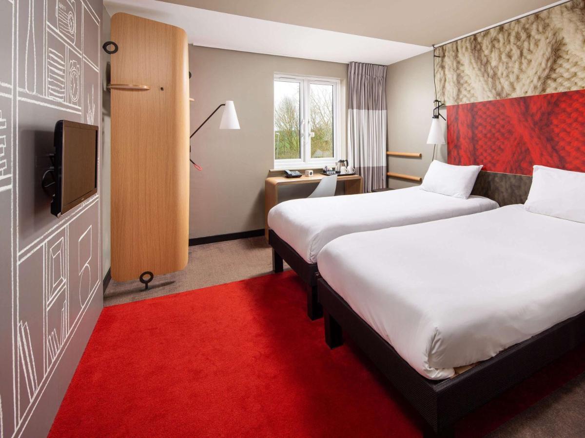 Ibis Rugby East Hotel Крик Екстериор снимка