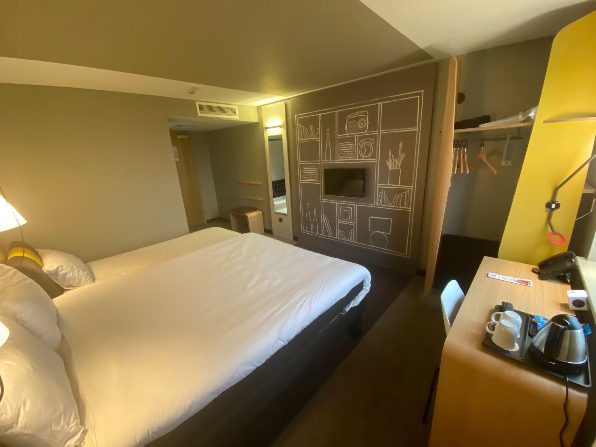 Ibis Rugby East Hotel Крик Екстериор снимка