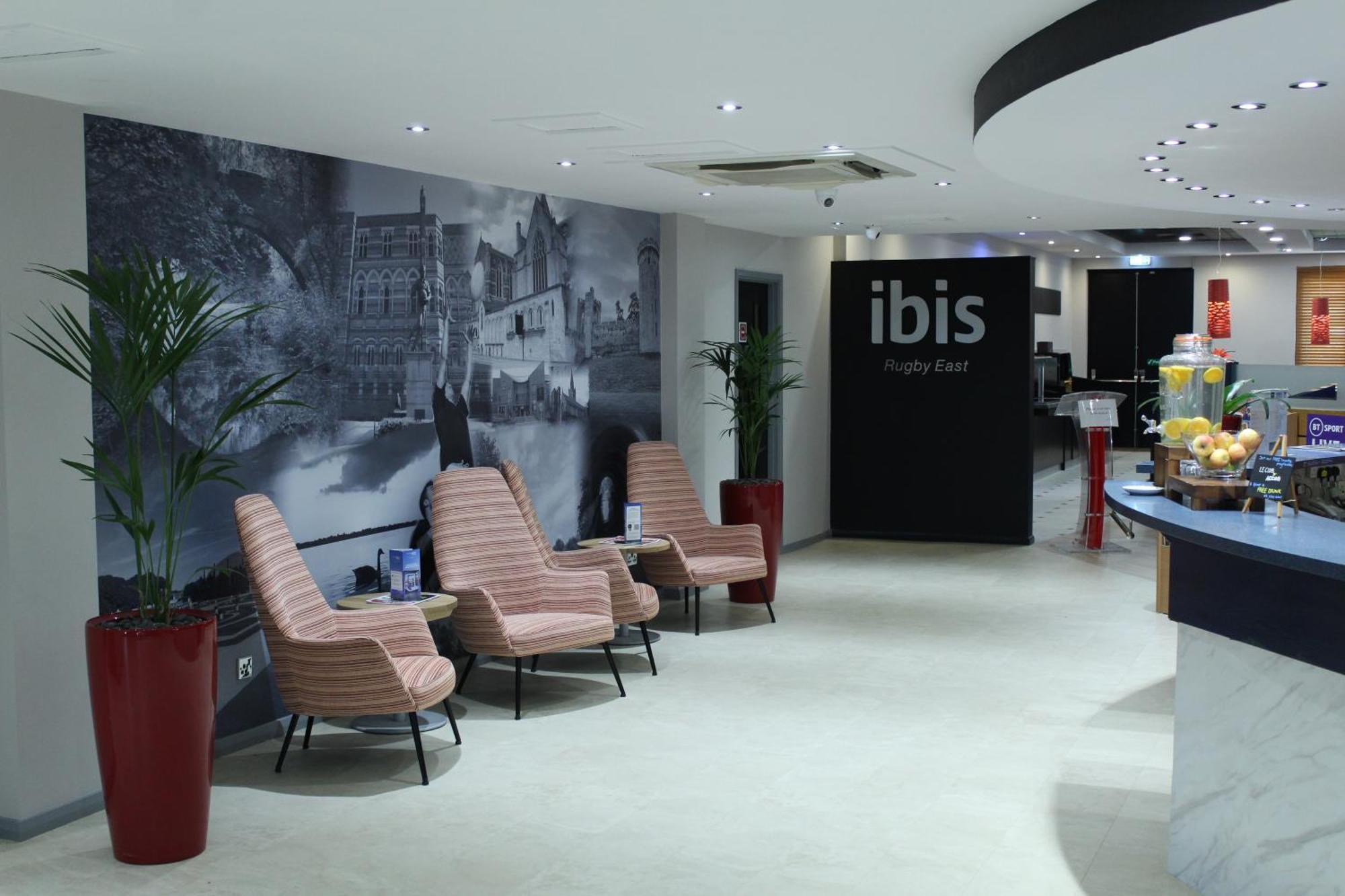 Ibis Rugby East Hotel Крик Екстериор снимка