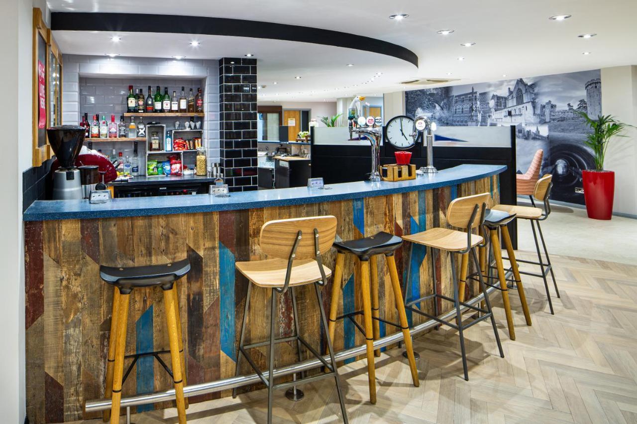 Ibis Rugby East Hotel Крик Екстериор снимка