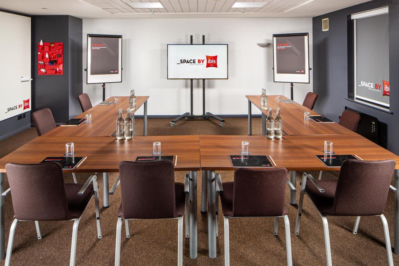 Ibis Rugby East Hotel Крик Екстериор снимка